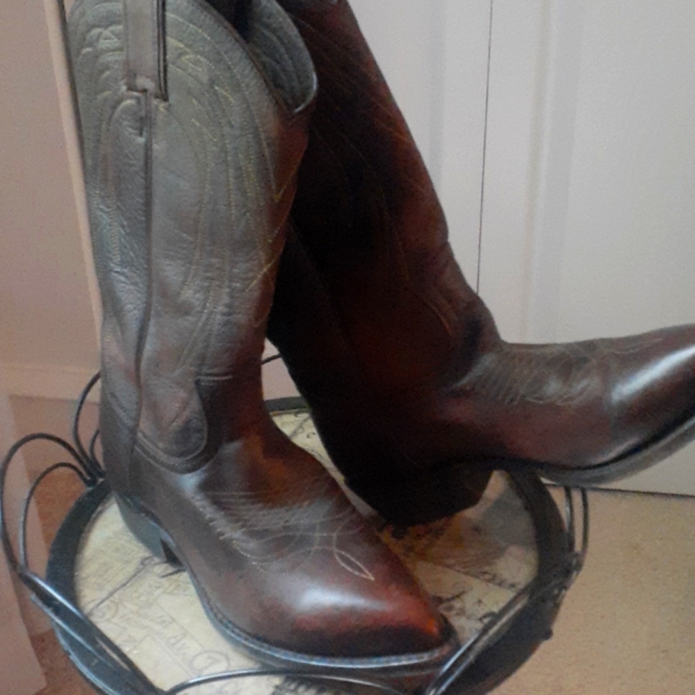 Frye Leather Ladies' Cowboy Boots size 7.5